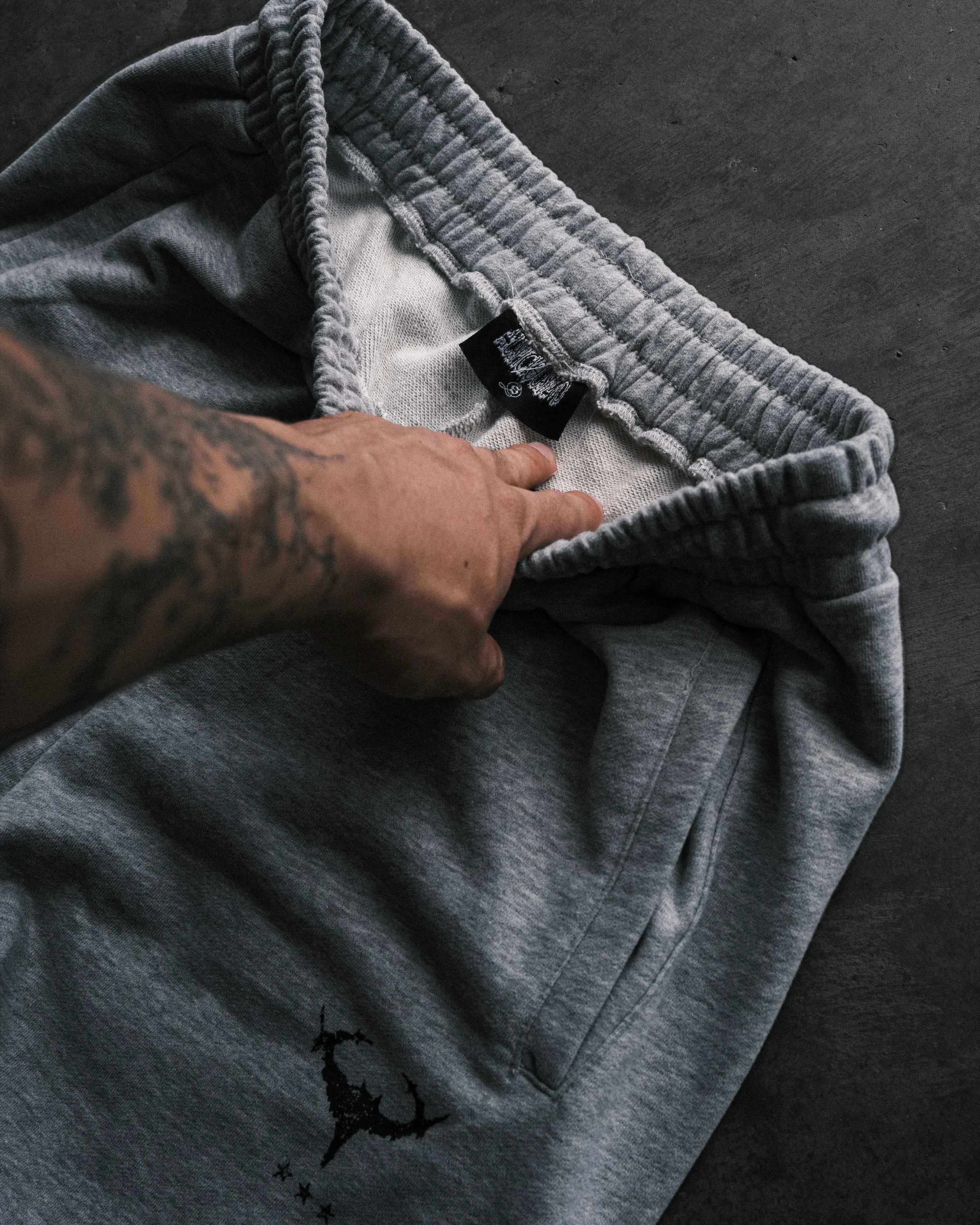 ARCHER SWEATS - Image 9
