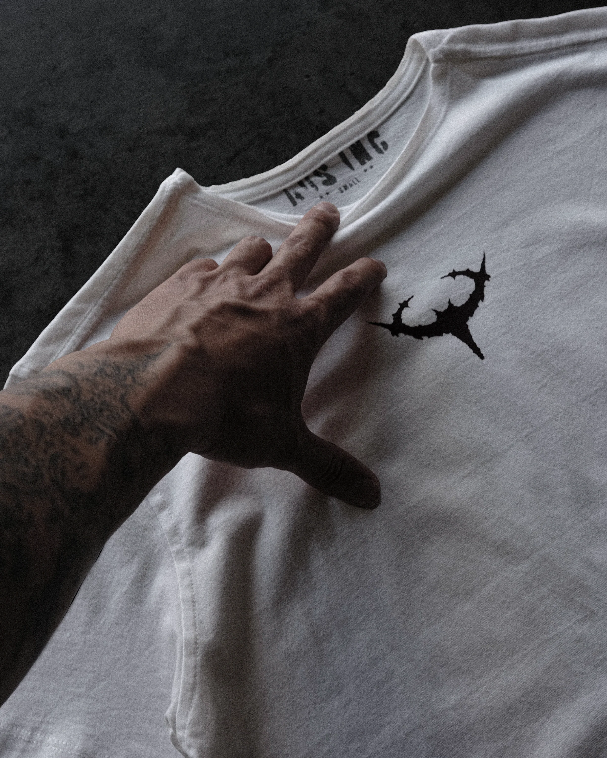 INVICTUS TEE - Image 6